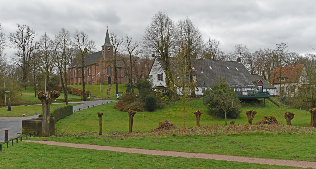 Heelsum kerk op de heuvel