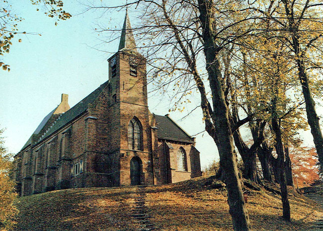 Kerkej op de heuvel Heelsum