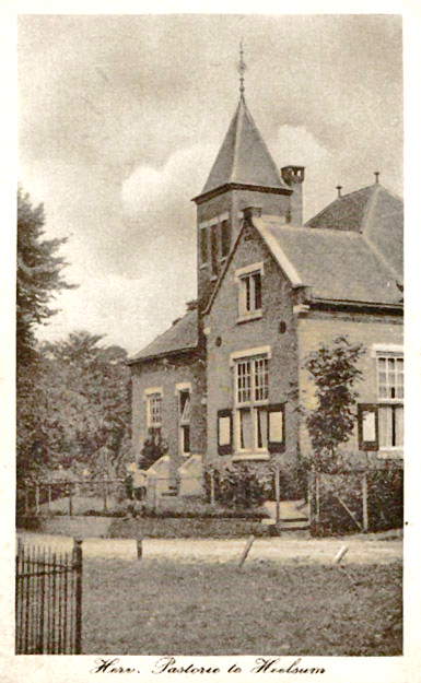 pastorie kerkje op de heuvel Heelsum