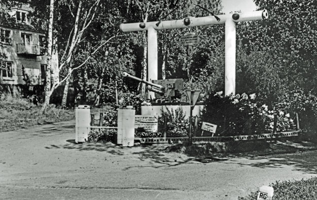 Airborne monument Heelsum